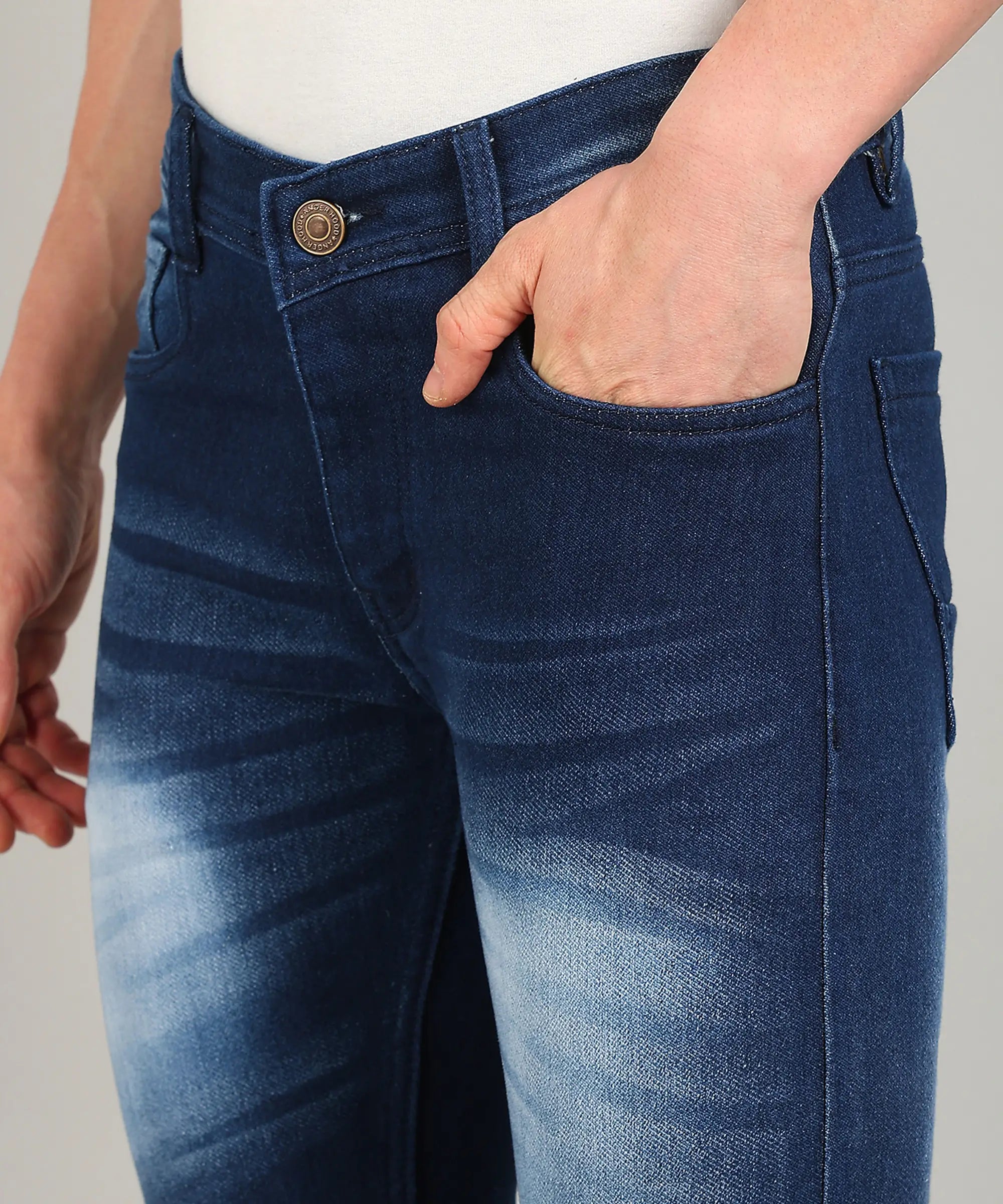 Fashionistaa  Relaxed Fit Men Blue Spray Jeans