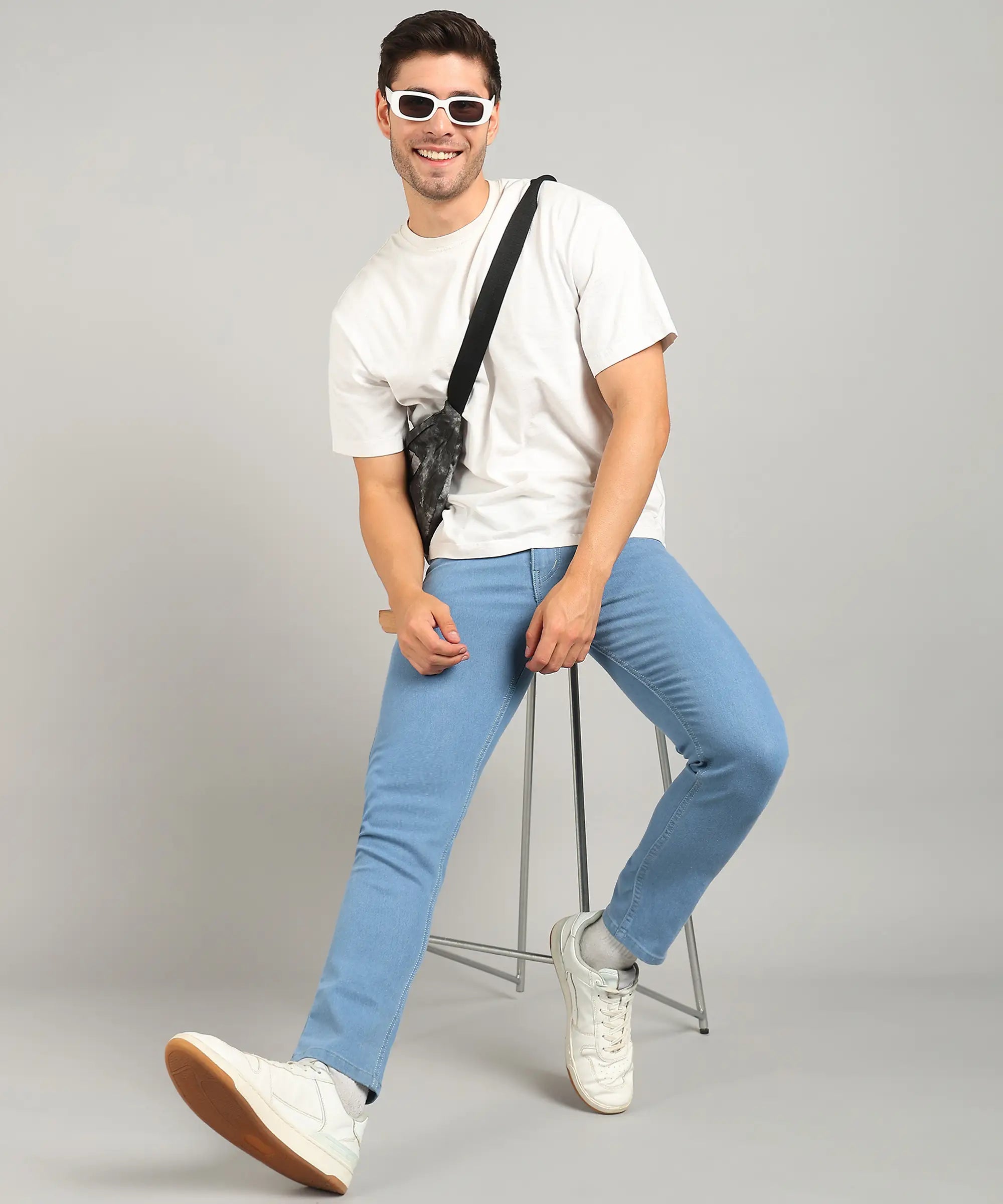 Fashionistaa Relaxed Fit Men Blue Jeans