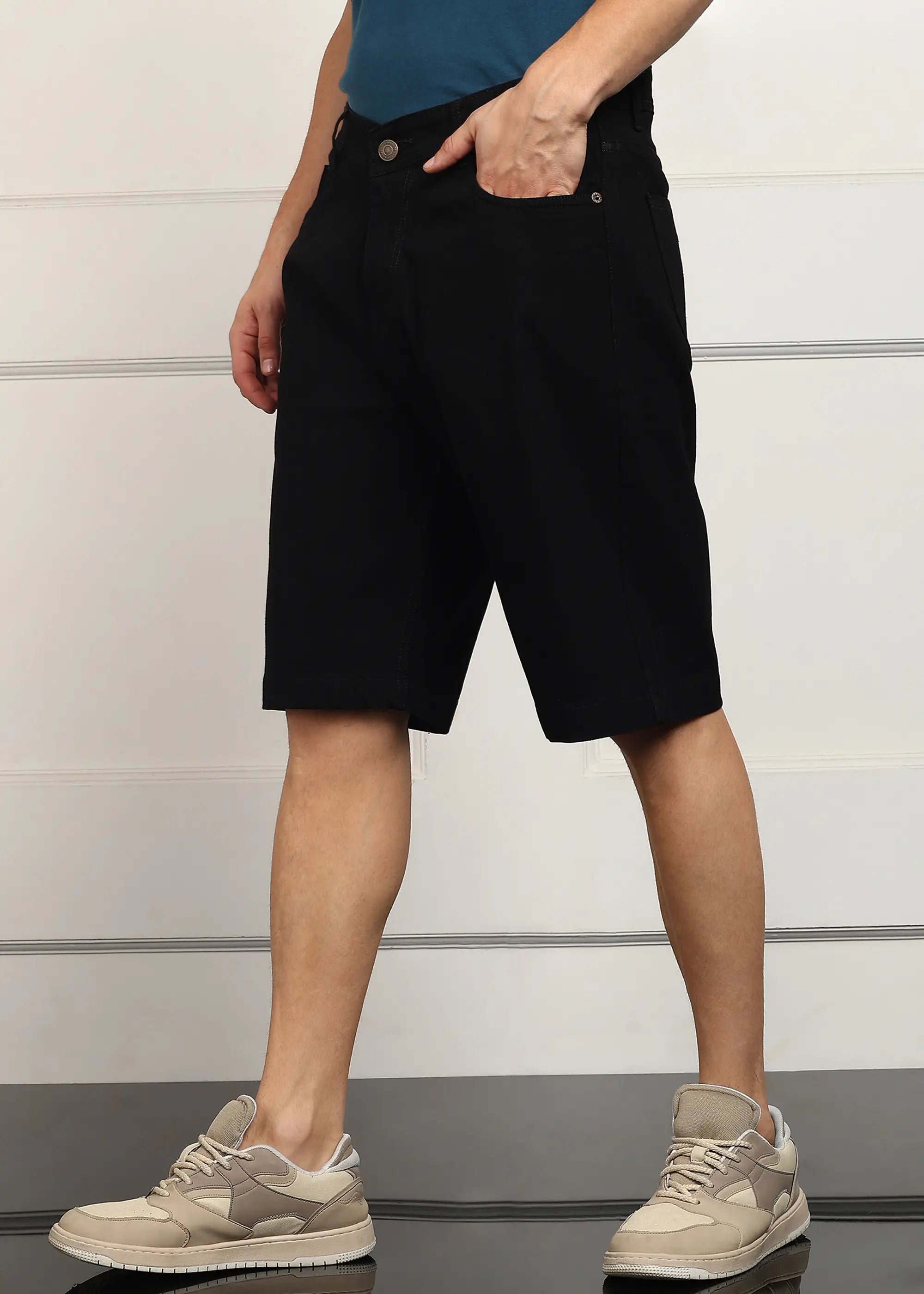 Fashionistaa  Solid Men Denim Black Baggy Shorts