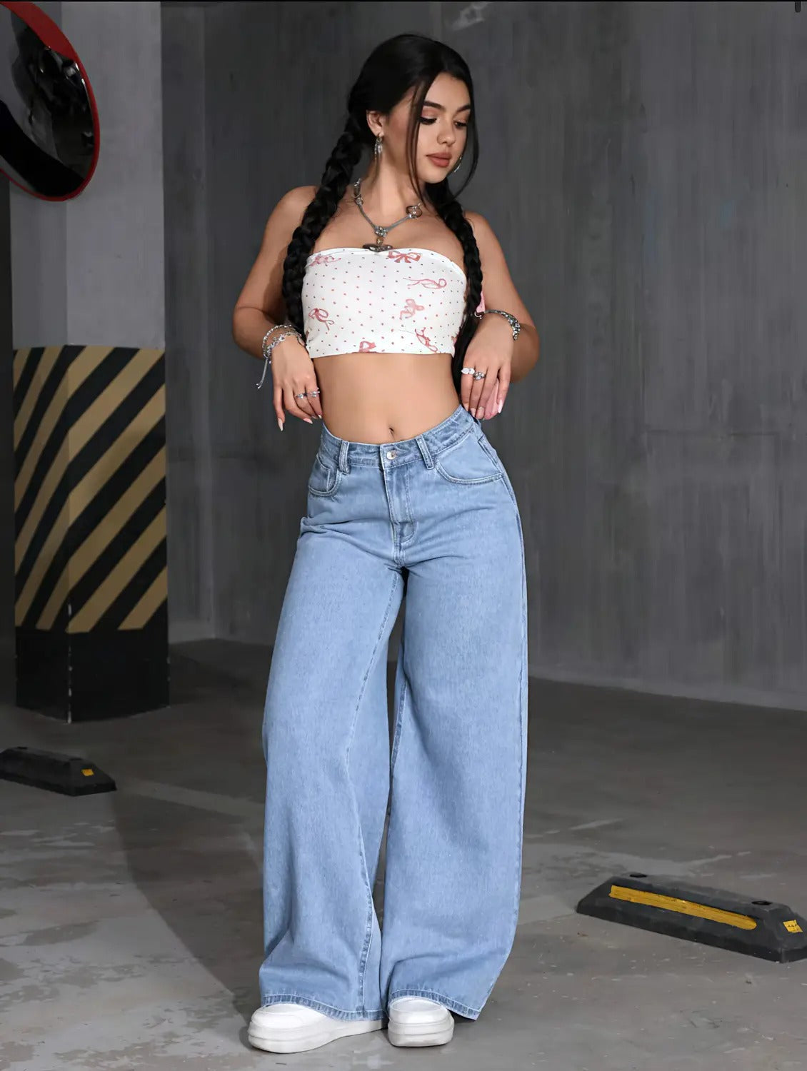 women baggy jeans